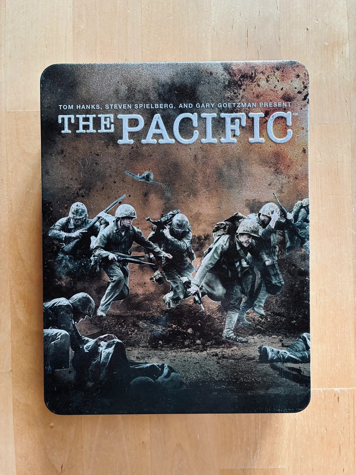 Coffret métal 6 DVD intégrale série The Pacific de Steven Spielberg.
